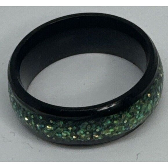 Modern Minimalist Green Glitter Inlay Black Stainless Steel Ring In 8 Size - Picture 5 of 7